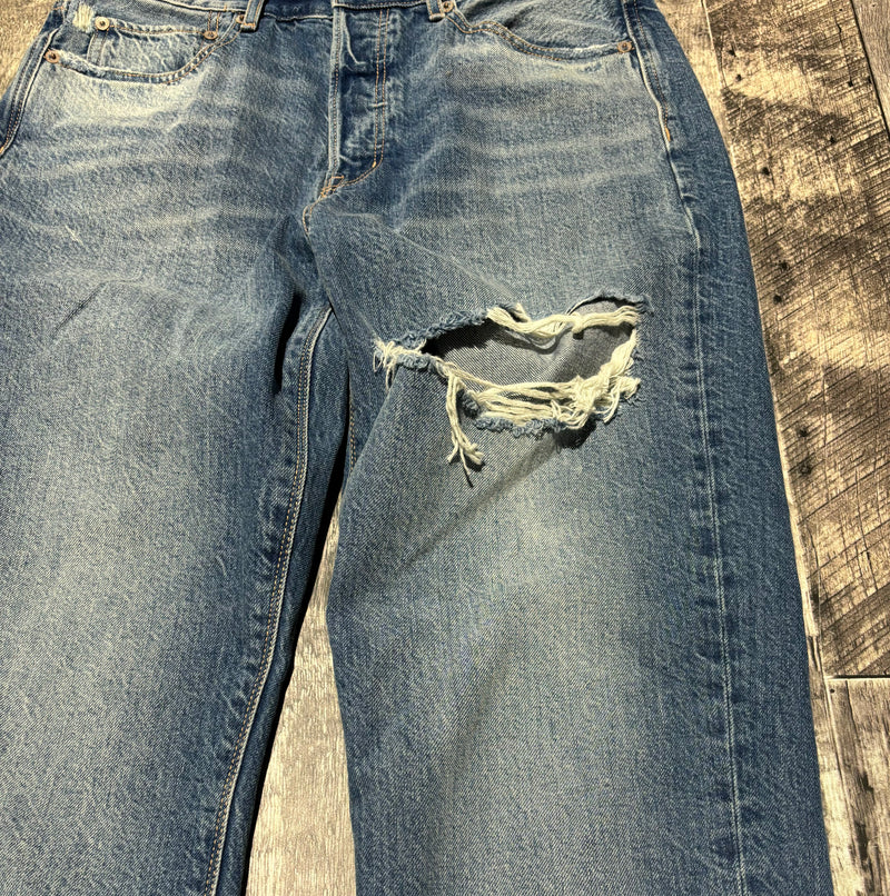 American Eagle blue 90s boyfriend mid rise jeans - Hers size 4