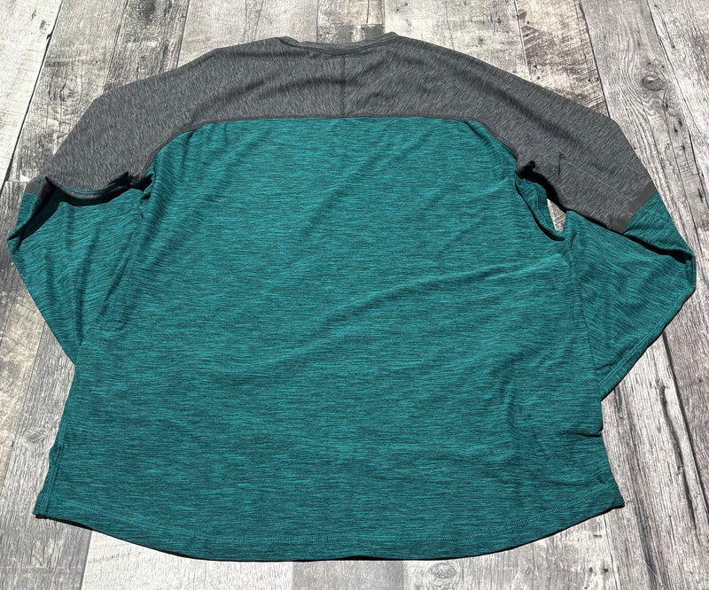 American Eagle grey/teal activewear long sleeve - Hers size XL