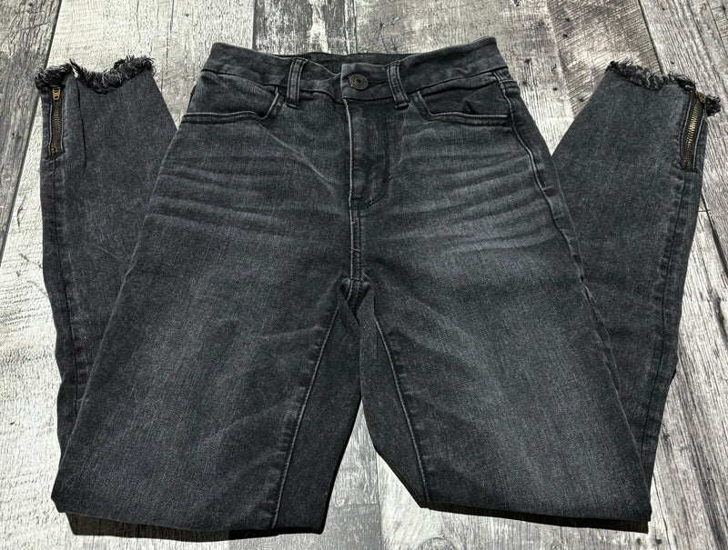 American Eagle black high rise cropped ankle skinny jeans - Hers size 00