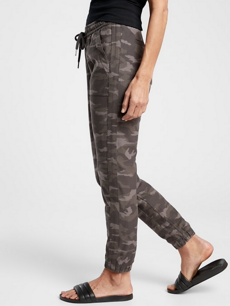 Athleta Black Olive Green Elastic Waist Camo Farallon Jogger Pants