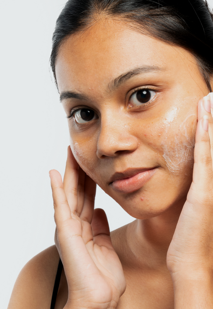 Minimalist Oat Extract 06% Gentle Cleanser