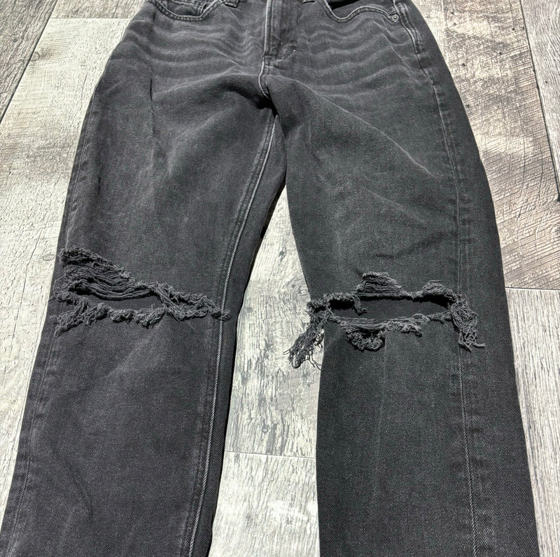 American Eagle black high rise mom ripped jeans - Hers size 00 Short