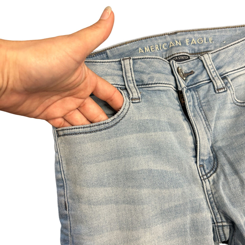 American Eagle Womens 2 Short Super Stretch Skinny Jeans Light Wash Mid Rise