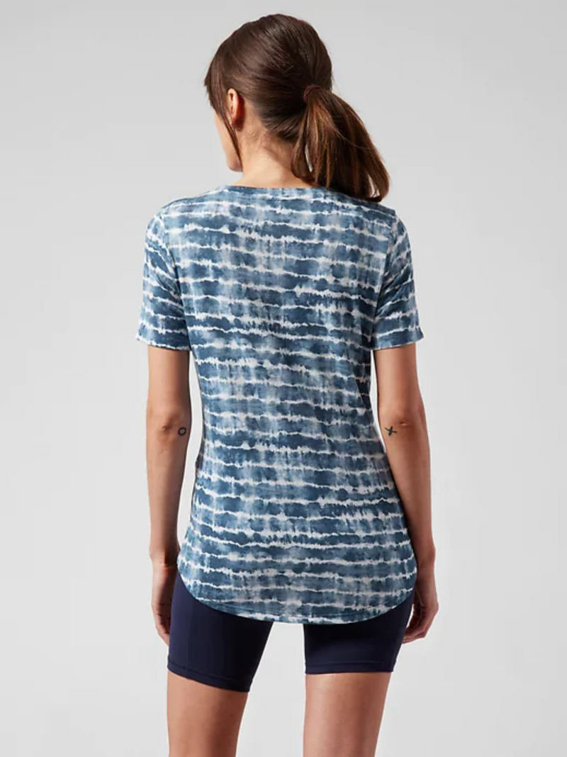 Athleta Blue Tie Dye Scoop V-Neck Short Sleeve Breezy Tee Top