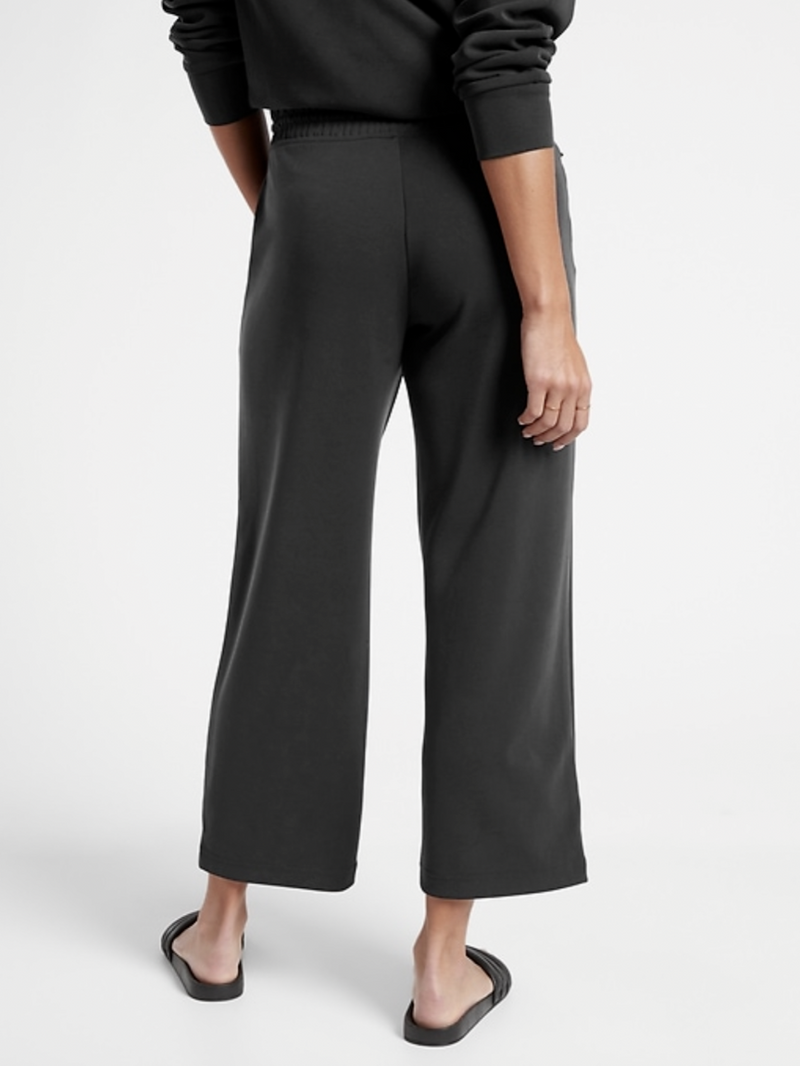 Athleta Black Seasoft Straight Cropped Pant