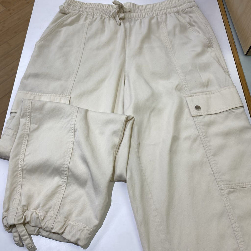 Athleta cargo style pants L