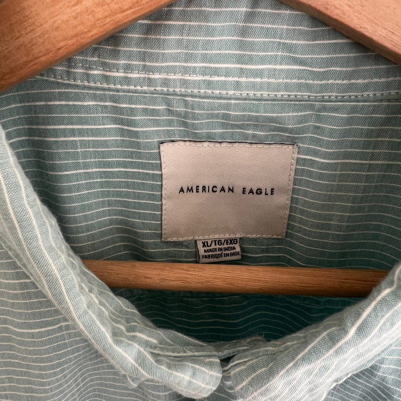 Size XL | MEN'S AE STRIPED BUTON DOWN