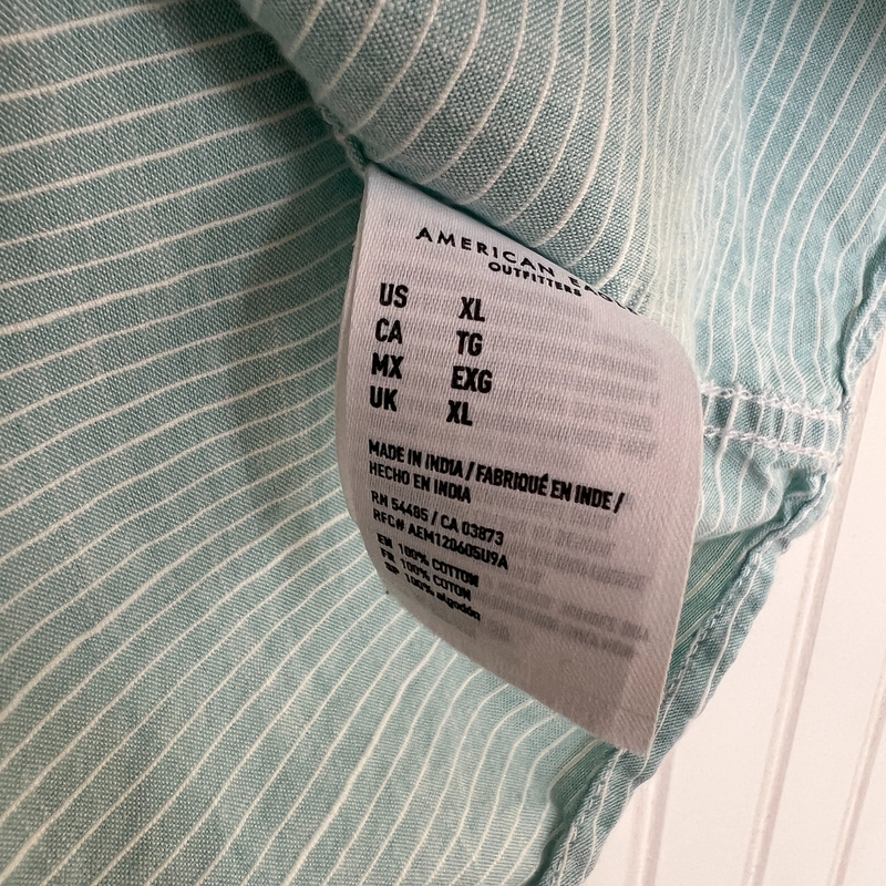 Size XL | MEN'S AE STRIPED BUTON DOWN