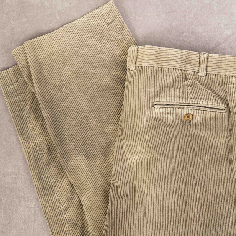 MEN'S VINTAGE EDDIE BAUER SUN FADED RELAXED JUMBO CORD TROUSERS - W34 X L31