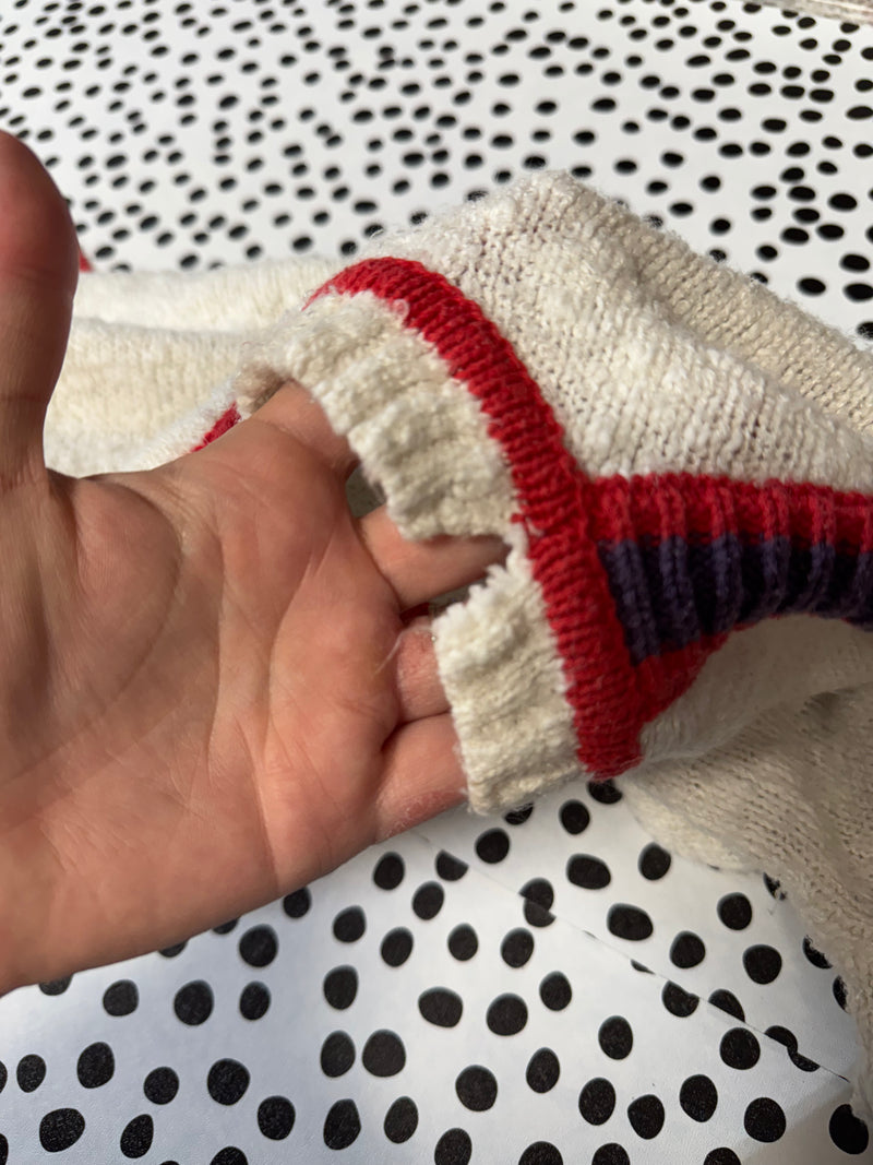 (LARGE) CREAM SWEATER W/ PURPLE & RED ACCENTS